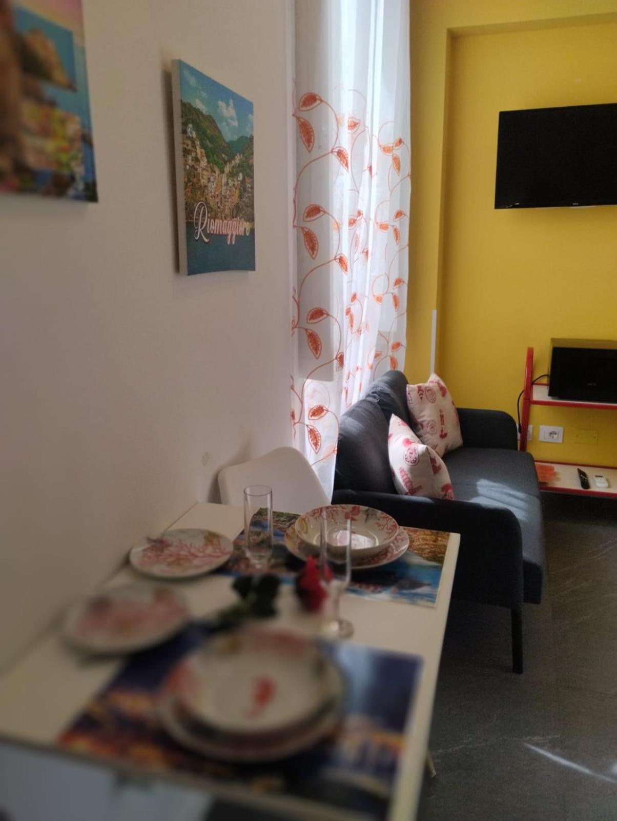 Casa Vacanze Buddy La Tua Base Per Visitare Il Mare Delle Cinque Terre Lejlighed La Spezia Eksteriør billede